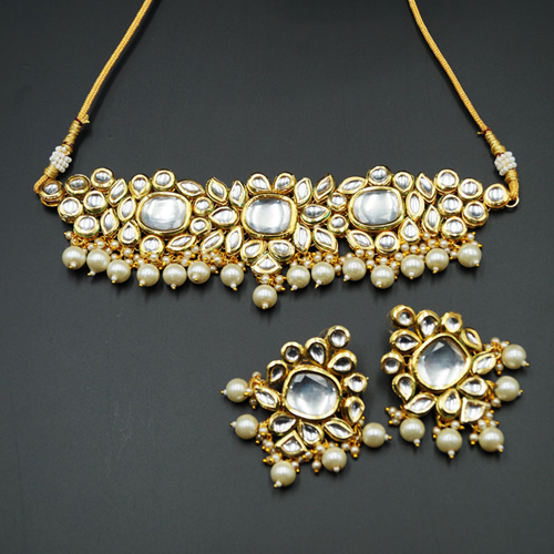 Paroo White Kundan Necklace Set - Gold