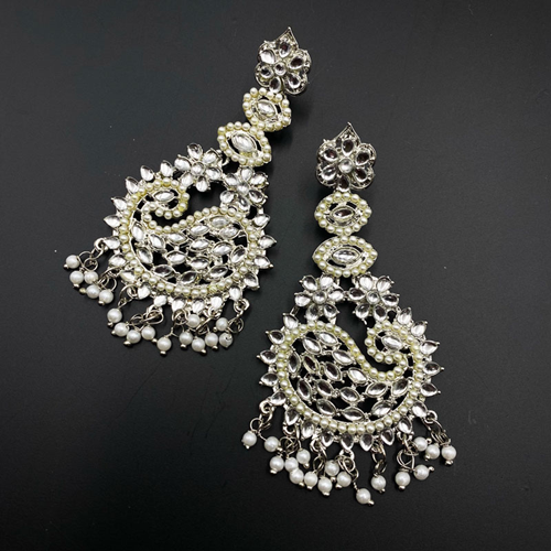 Gira White Kundan Stone Earrings - Silver