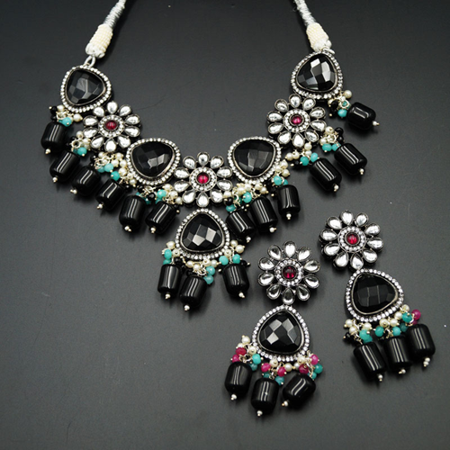 Lovy Black/White Polki Stone Necklace Set - Gun Metal