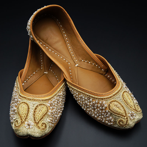 Moksin- Gold Colour Leather Jutti 