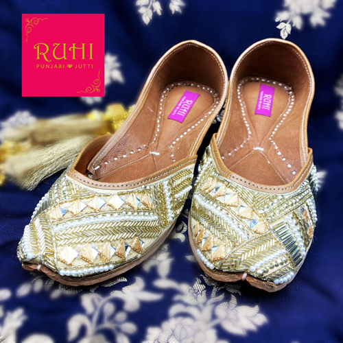 Eta Gold Leather Jutti