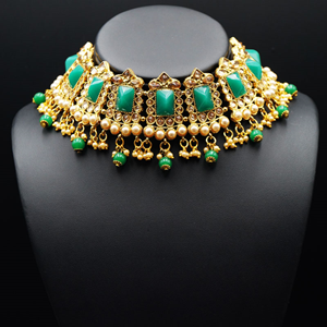 Tagi -Green Kundan/Gold Stone Pearl Necklace Set - Gold