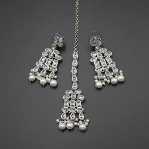 Mano White Polki Stone Necklace Set - Silver