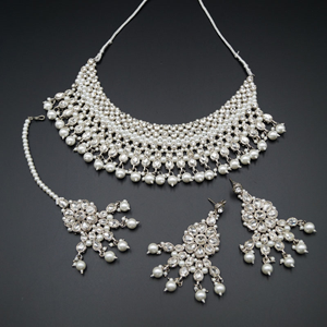 Anila- White Diamante and Pearl Choker Necklace Set - Silver