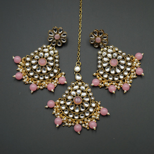 Diliso White Kundan/ Baby Pink  Choker Necklace Set - Antique Gold