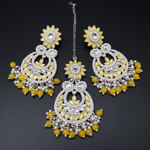 Anika- Yellow Kundan Stone Earring Tikka Set - Silver