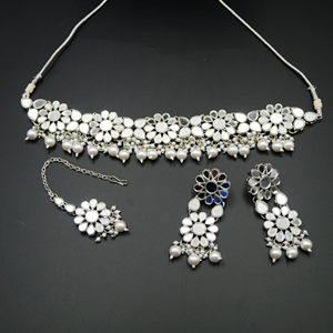 Raji White Mirror/White Pearl Choker Necklace Set - Silver