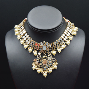 Maai White Mirror/White Pearl Necklace Set - Antique Gold