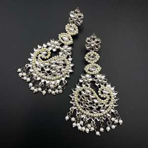 Gira White Kundan Stone Earrings - Silver