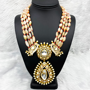 Vahi Glass Kundan Peach Necklace Set - Gold