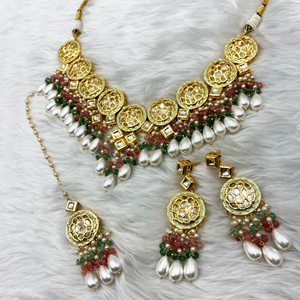 Vaak Regal Pista Kundan Necklace Set - Gold