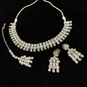 Pahi White Polki Stone Necklace Set - Silver