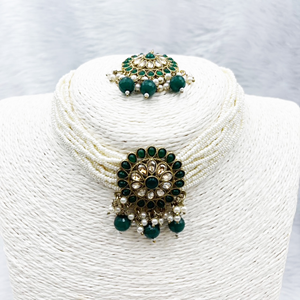 Viri Green Choker Necklace Set- Antique Gold