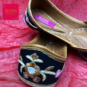 Phull Black Leather Jutti